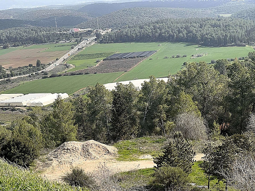 הנוף מתל עזקה