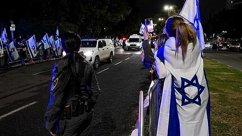 אמבולנס עם חללים חטופים מגיע למכון לרפואה משפטית באבו כביר. ארכיון