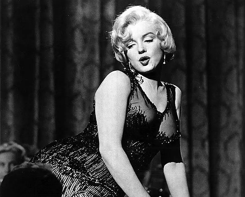 מרילין מונרו ב"חמים וטעים"