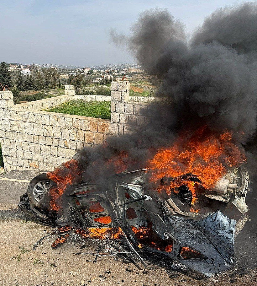 הרכב שהותקף מהאוויר באזור צור שבדרום לבנון