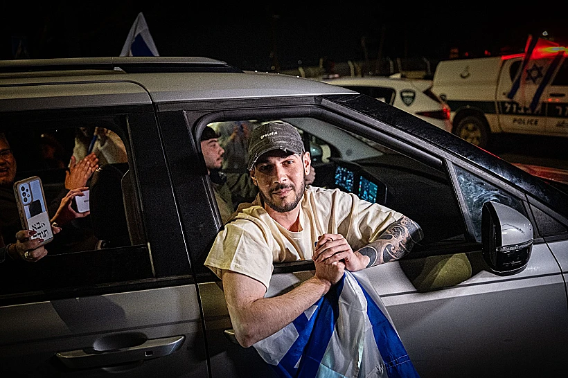 אליה כהן חוזר לביתו בצור הדסה