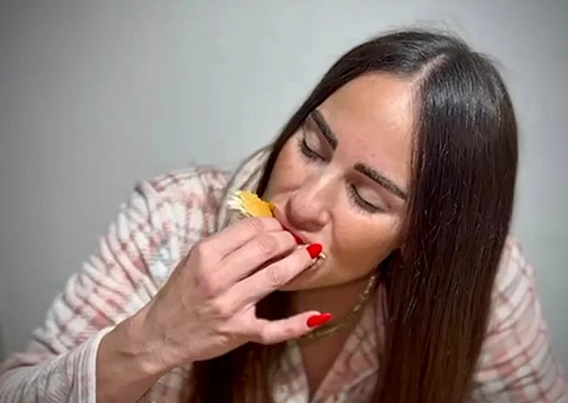 תבשיל קישואים ועוף, אתי אביטל