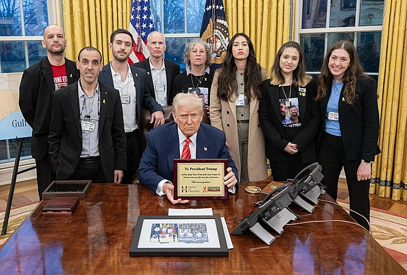 הנשיא טראמפ במפגש עם שורדי שבי