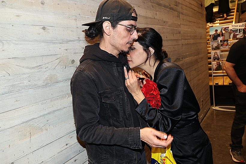 מגי אזרזר, קותי סבג