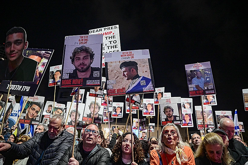 מפגינים בכיכר החטופים