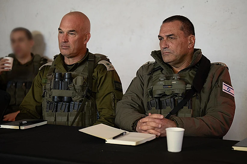 הרמטכ"ל אייל זמיר ואלוף פיקוד הצפון אורי גורדין ברצועת האבטחה בסוריה