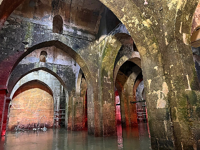 בריכת הקשתות ברמלה