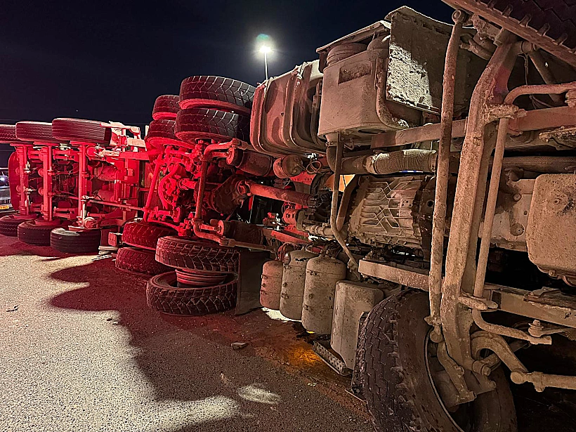 זירת התהפכות המשאית סמוך למחלף בן שמן