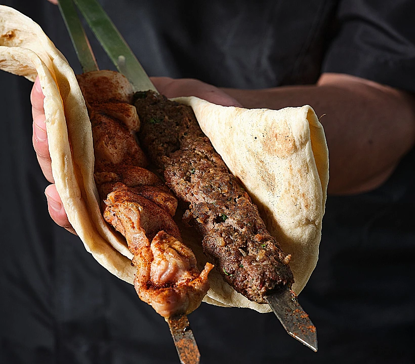 אפשר גם בלאפה, ולא רק בצלחת