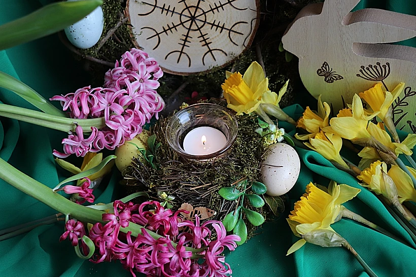 חגיגות האביב לכבוד האלה אוסטרה