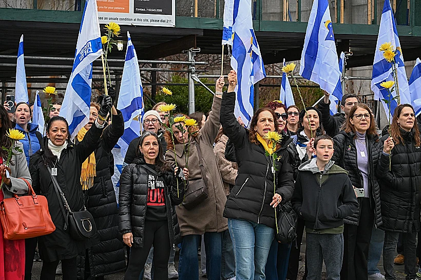 קבלת הפנים לאלי שרעבי מחוץ למטה האו"ם