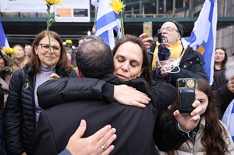 קבלת הפנים לאלי שרעבי מחוץ למטה האו"ם