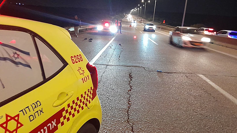 אמבולנס בכביש 5