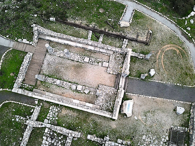 בית הכנסת העתיק נבוריה