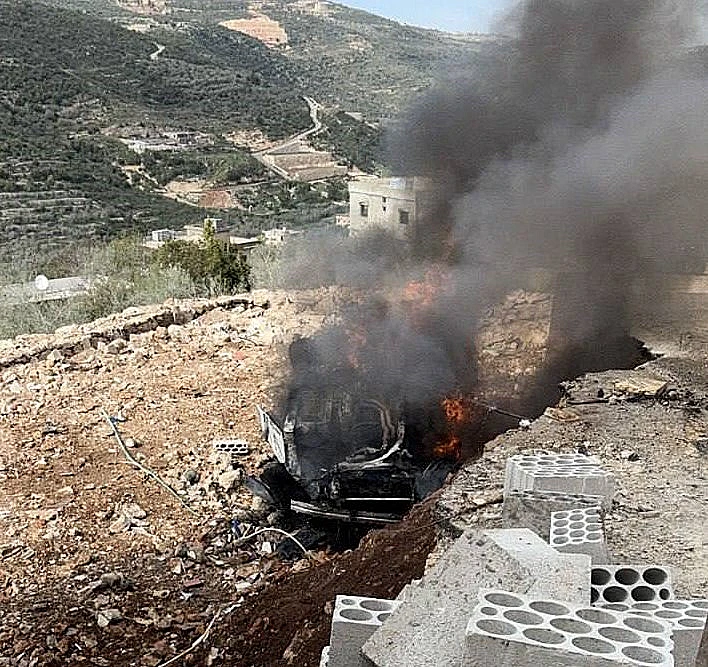 רכב שהותקף מהאוויר בדרום לבנון
