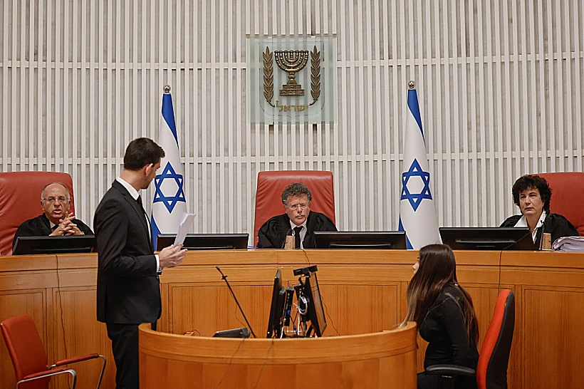 שופטי העליון בדיון בבג"ץ בעתירות נגד הדחת ראש שב"כ רונן בר