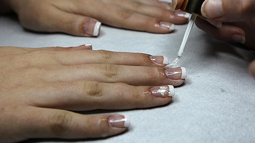 לק בכל הצבעים למשרתות בצה"ל