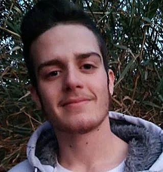 סתיו גלס, שנאשם בתקיפה מינית של ארבע ילדות