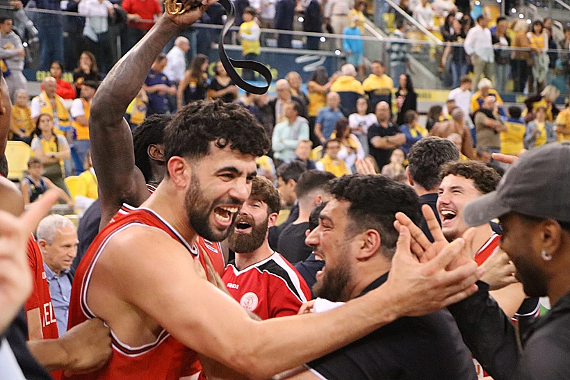 האדומים חוגגים זכייה ביורוקאפ