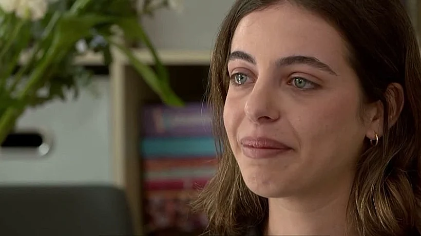 נועה רוטשילד, שמפקדה אופיר מנחם פגע בה מינית