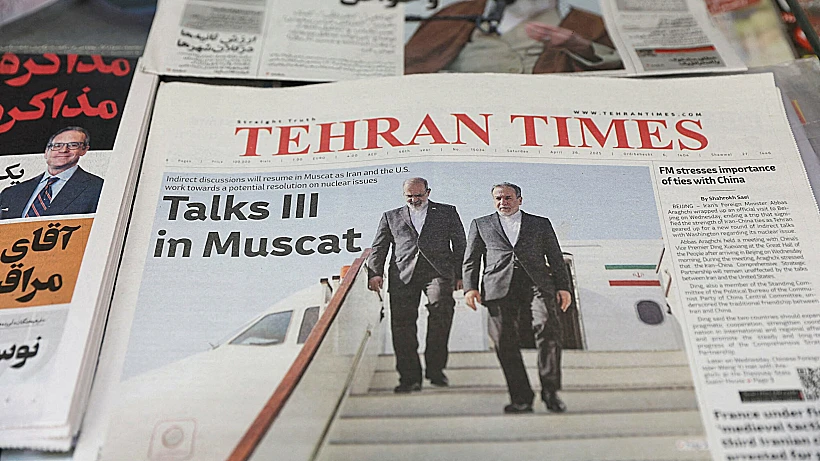 שער עיתון "טהרן טיימס", והדיווח על סבב שיחות הגרעין השלישי