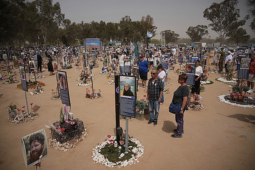 מציינים את יום הזיכרון באתר הטבח במסיבת הנובה