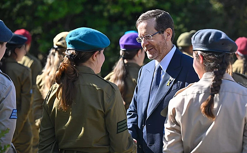 הנשיא הרצוג פוגש את החיילים המצטיינים