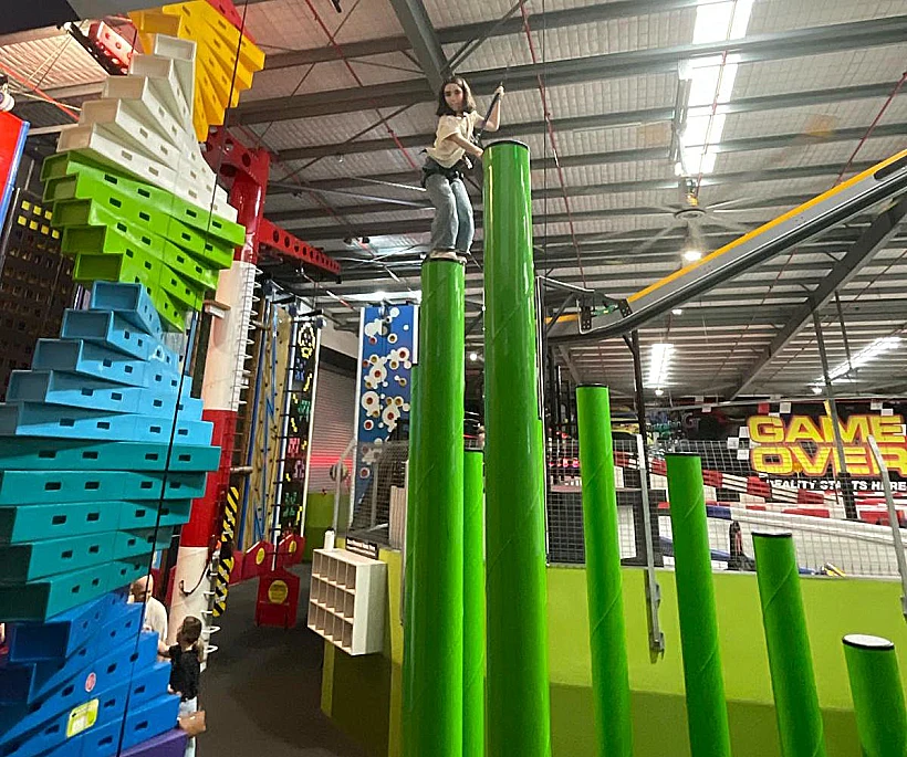 קירות טיפוס במתחם GAME OVER אוסטרליה