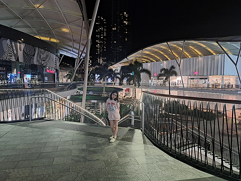 מרכז הקניות המפואר בסרפרז פרדייז PACIFIC FAIR אוסטרליה