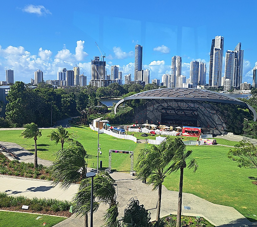 סרפרז פרדייז - אוסטרליה