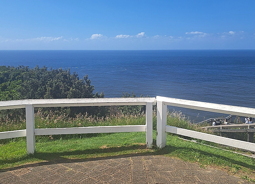 הנוף מהמגדלור של ביירון ביי