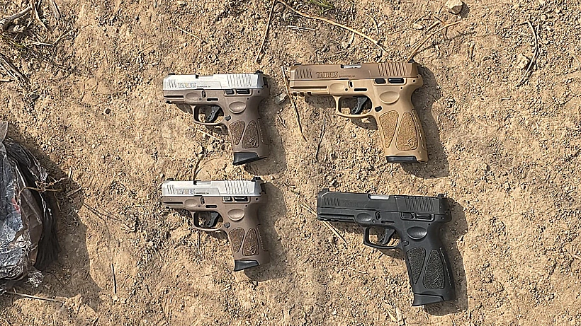 ארבעה אקדחים שהוחרמו בגבול ירדן