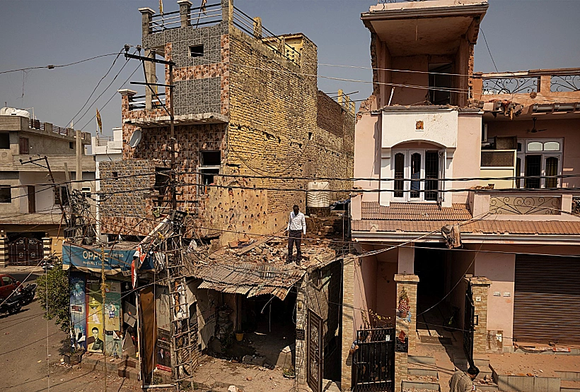 הנזק מההפצצות בעיר ג'אמו, הודו פקיסטן קשמיר