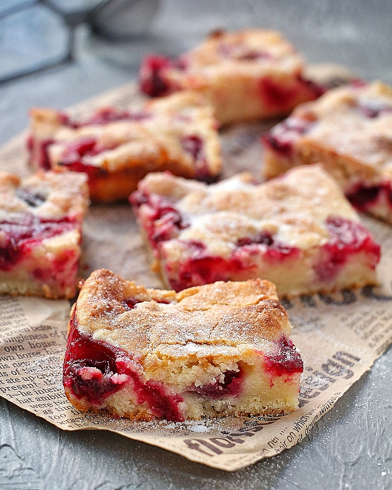 בלונדיז פטל ושקדים