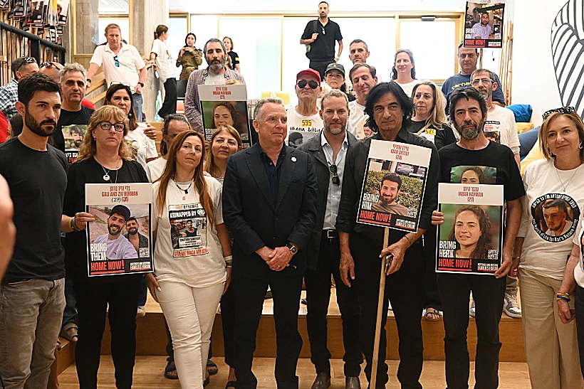 סטיב ויטקוף ואדם בוהלר במטה החטופים