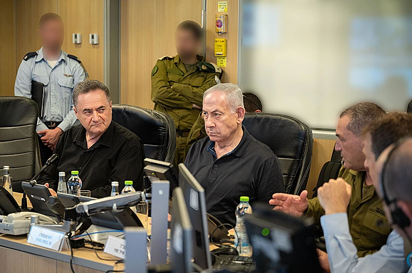 נתניהו וכ"ץ צופים בתקיפה בתימן