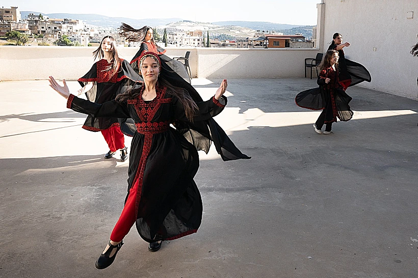 רקדניות בדיר אל אסד