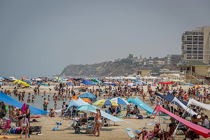 חוף הים בהרצליה מזג אוויר