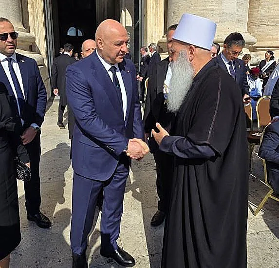 נשיא לבנון עאון לוחץ את ידו של מנהיג העדה הדרוזית מוואפק טריף