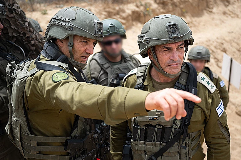 ברקע הרחבת הלחימה: הרמטכ"ל איל זמיר ברצועת עזה