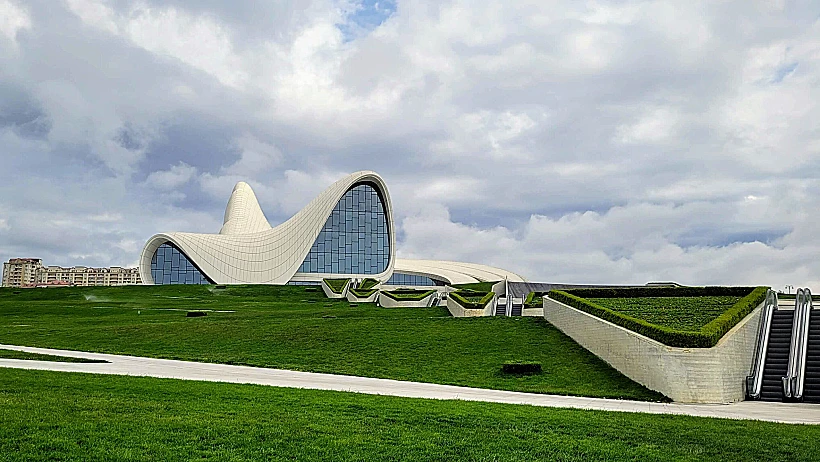 מרכז היידר אלייב באקו