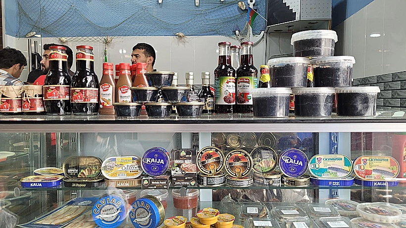 קוויאר אזרי בשוק בבאקו