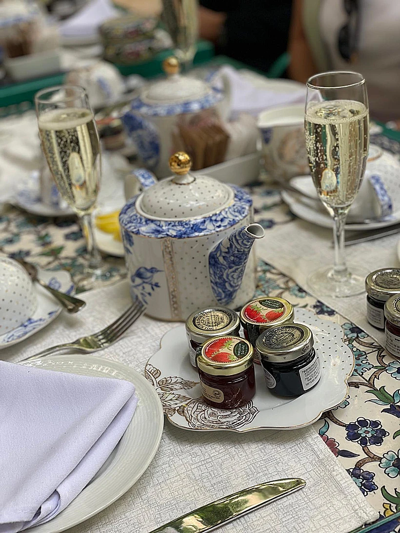 אמריקן קולוני