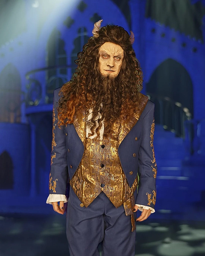 יחזקאל לזרוב במחזמר "היפה והחיה"