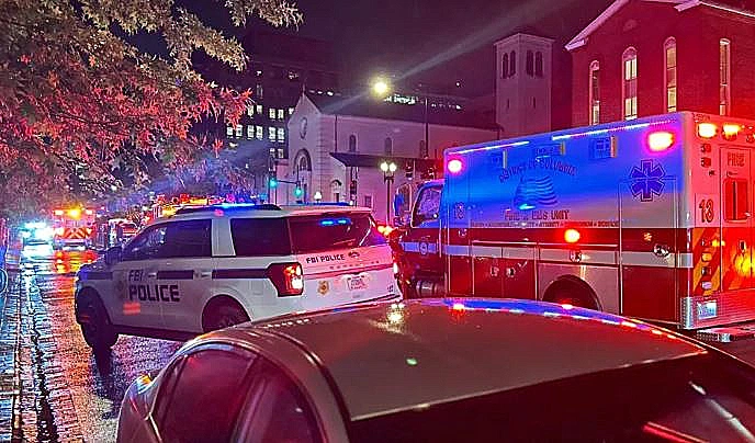 זירת הפיגוע מחוץ למוזיאו היהודי בוושינגטון