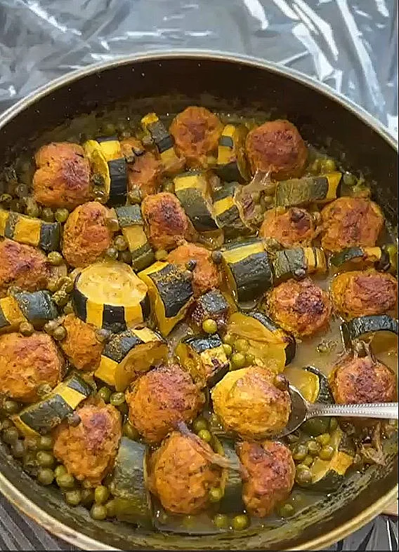 קציצות עוף וקישואים של אתי אביטל