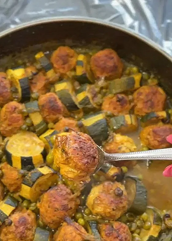 קציצות עוף וקישואים של אתי אביטל