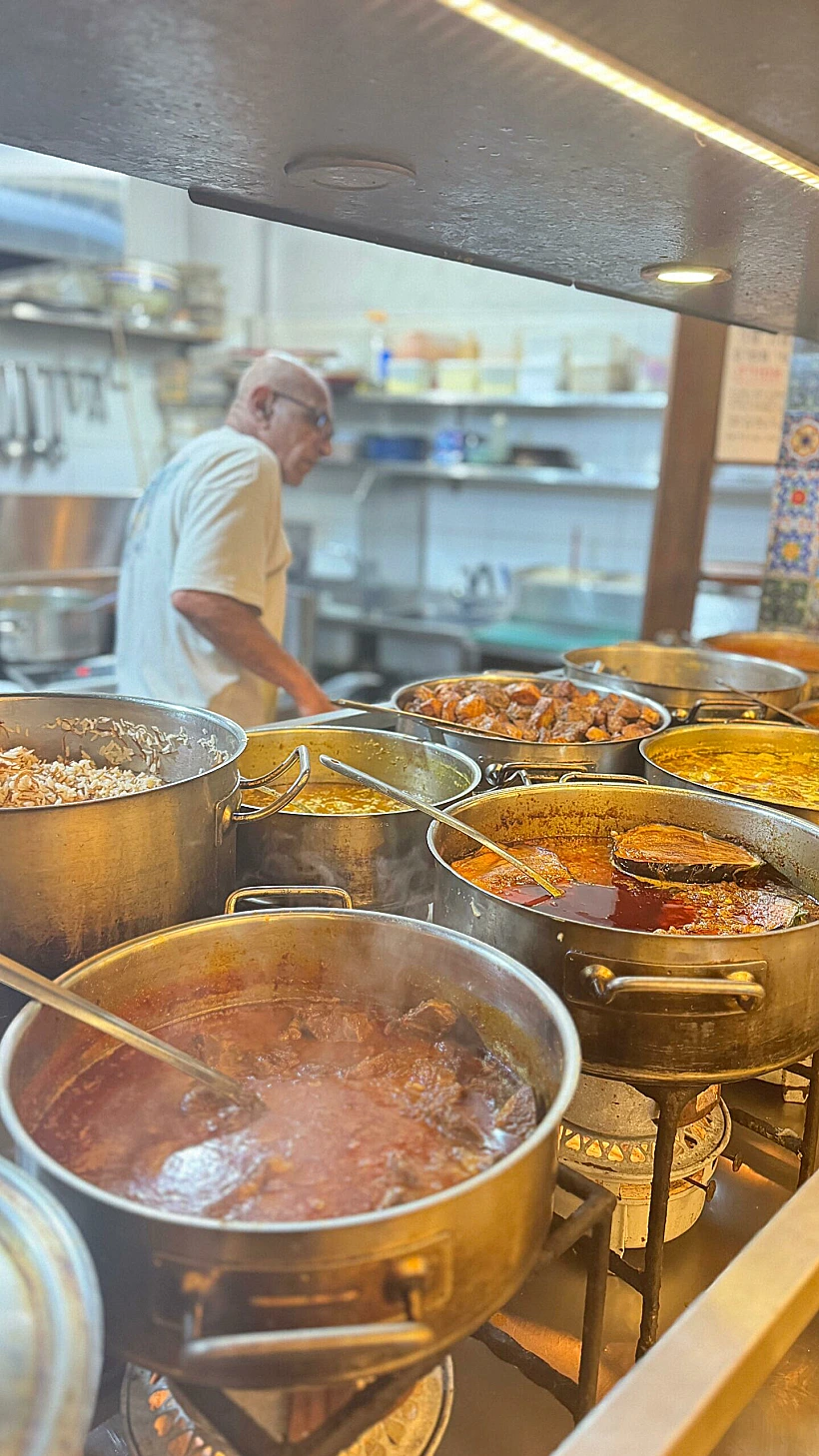 עזורה מחנה יהודה ירושלים