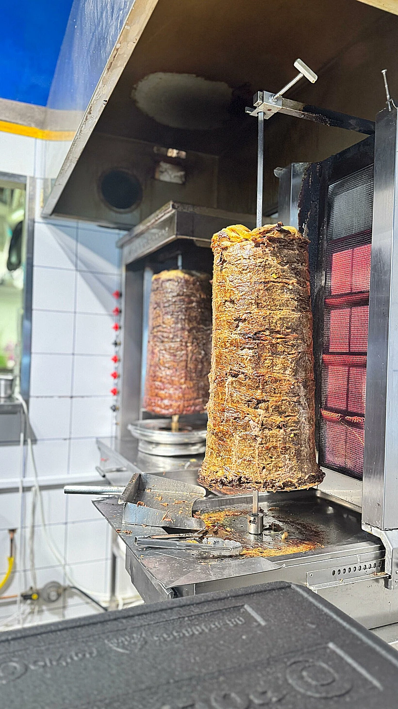 שווארמה אקה