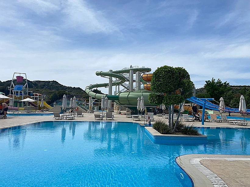 רודוס Amada Colossus